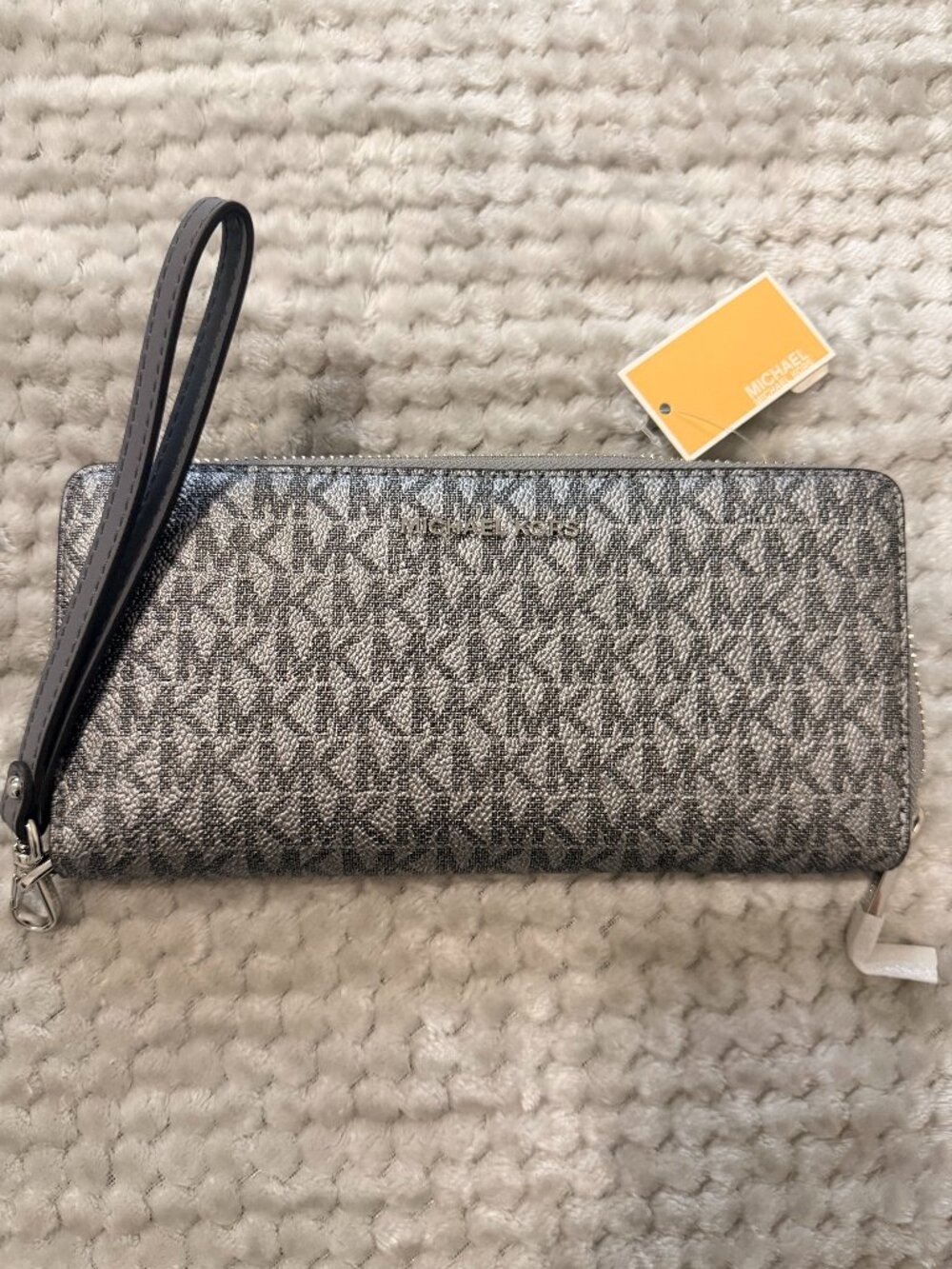 Michael Kors womens Jet Set Travel Wallet *Brand New*